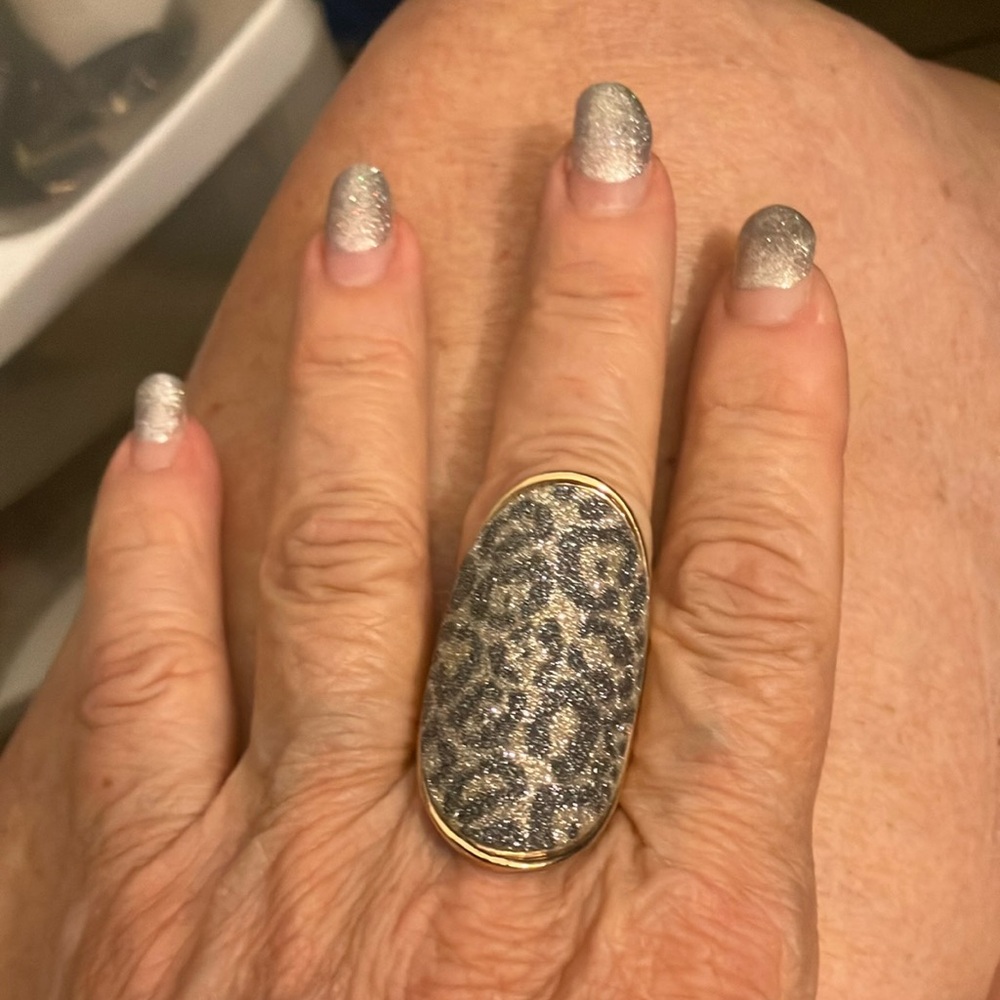 NWOT Bo Ho Gold Tone Ring With Gray and Sparkling Animal Print